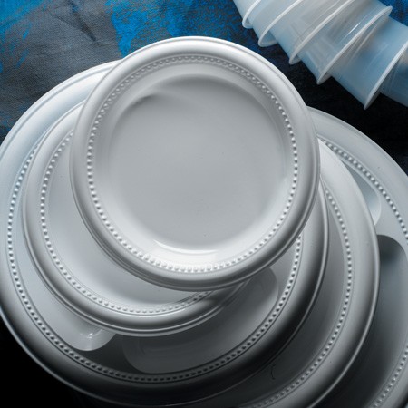 Platos desechables plÃ¡sticos